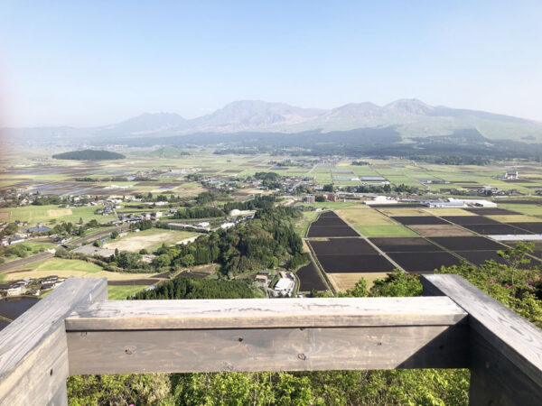 天空の桟橋 熊本阿蘇 田子山展望所そらふねの桟橋 れきマロン